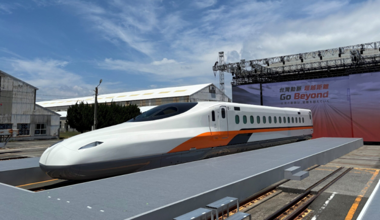Hitachi and Toshiba Ship First High-Speed Train for Taiwan